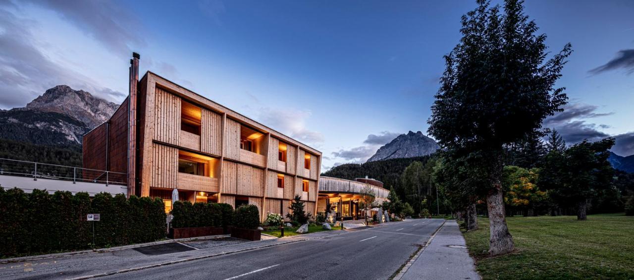 Hotel Arnica Scuol - Adults Only Ngoại thất bức ảnh