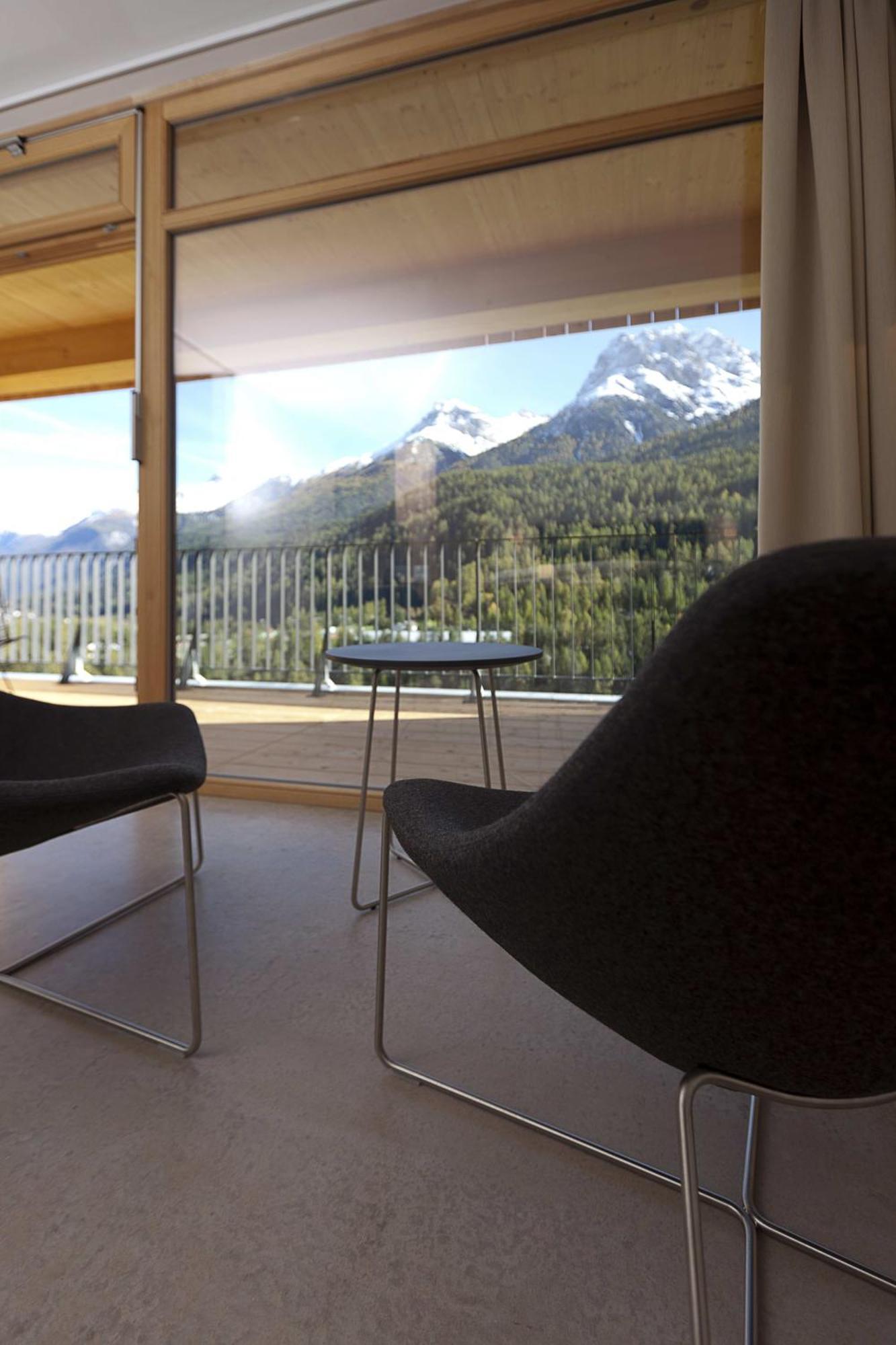 Hotel Arnica Scuol - Adults Only Phòng bức ảnh