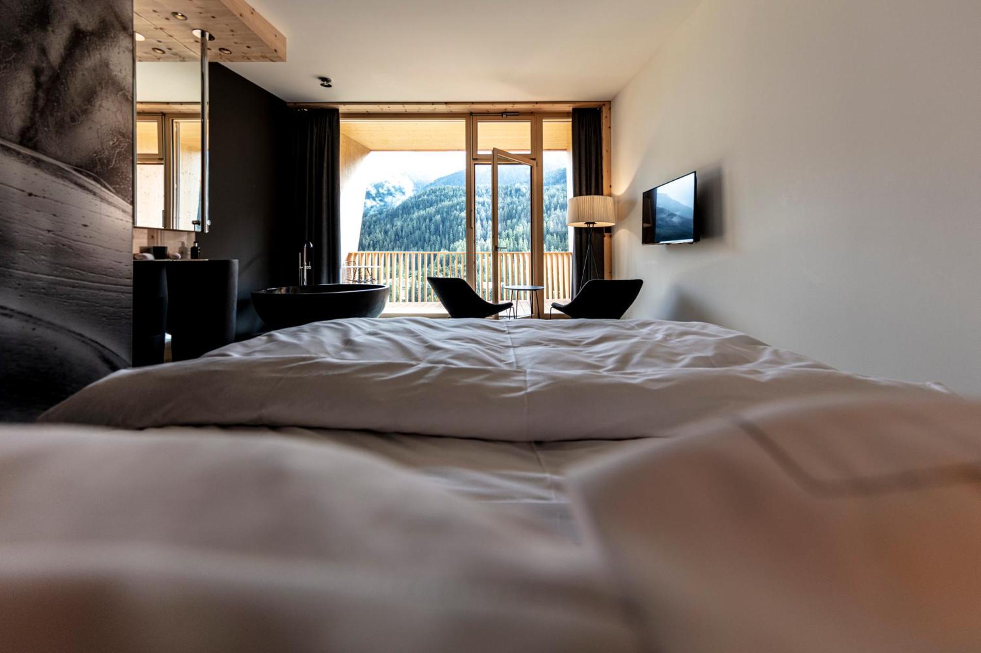 Hotel Arnica Scuol - Adults Only Ngoại thất bức ảnh